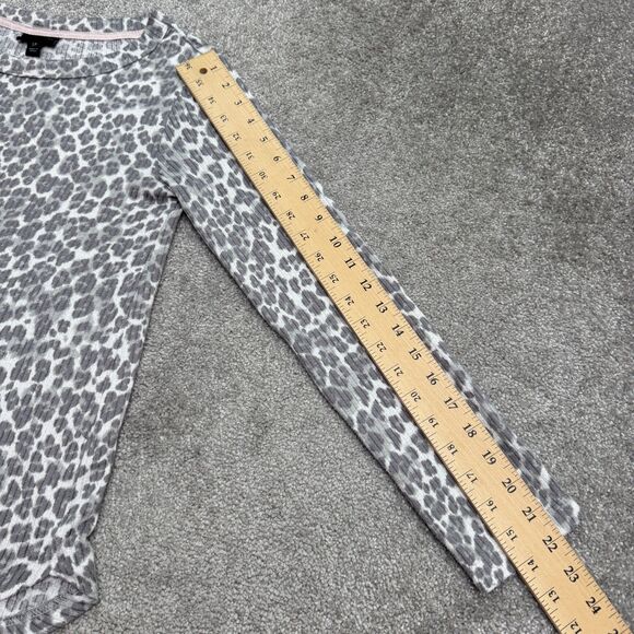 Tahari Leopard Pullover Sweater Womens Small Gray Animal Print Stretch Casual - Picture 9 of 11